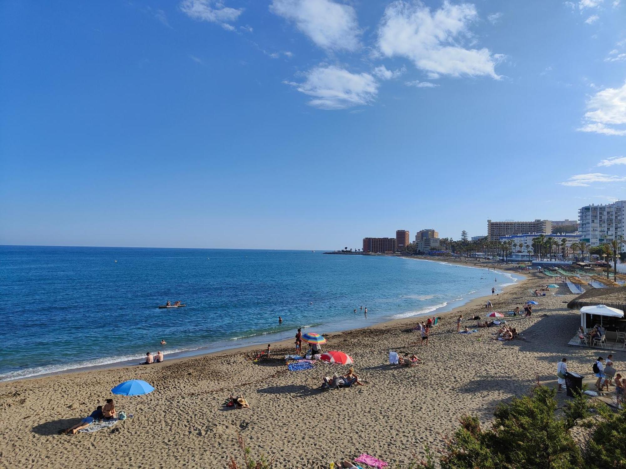 Apartamento Entero, Enormes Piscinas, Terraza Y Playa بينالماذينا المظهر الخارجي الصورة