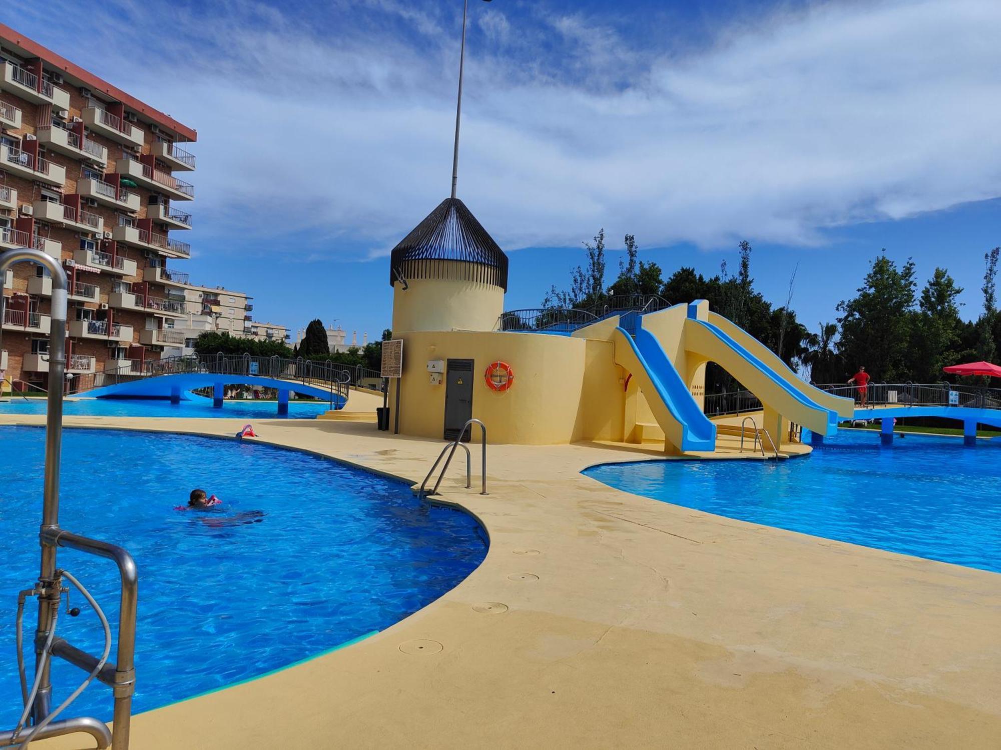 Apartamento Entero, Enormes Piscinas, Terraza Y Playa بينالماذينا المظهر الخارجي الصورة