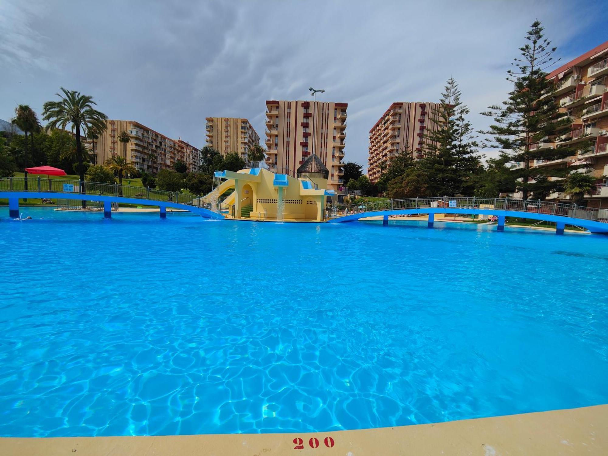 Apartamento Entero, Enormes Piscinas, Terraza Y Playa بينالماذينا المظهر الخارجي الصورة