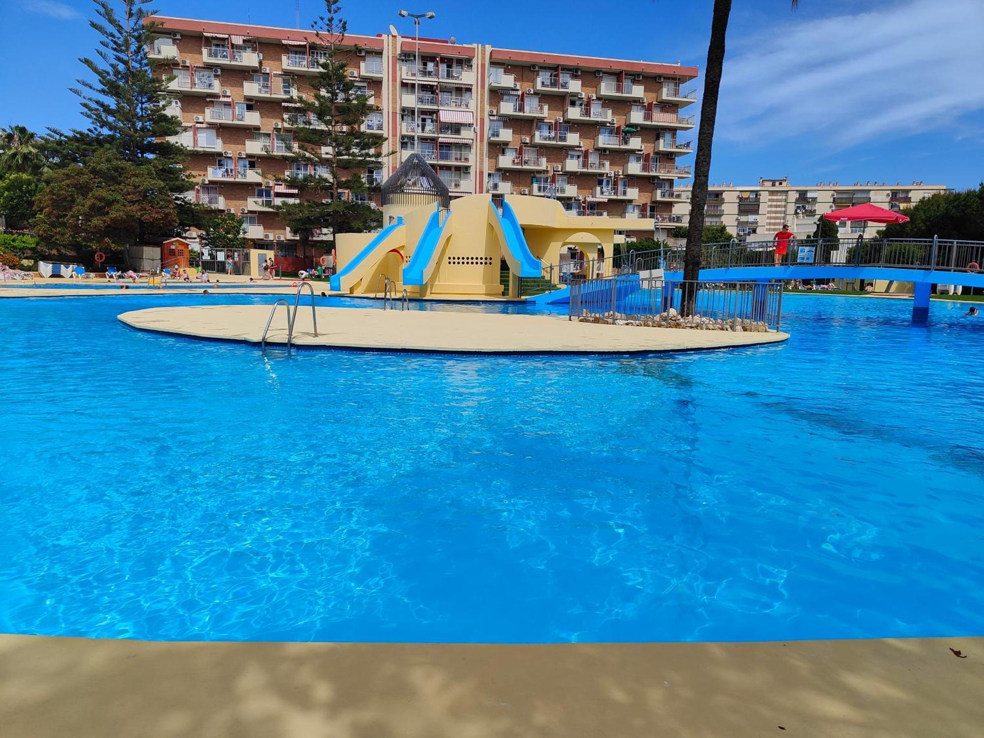 Apartamento Entero, Enormes Piscinas, Terraza Y Playa بينالماذينا المظهر الخارجي الصورة